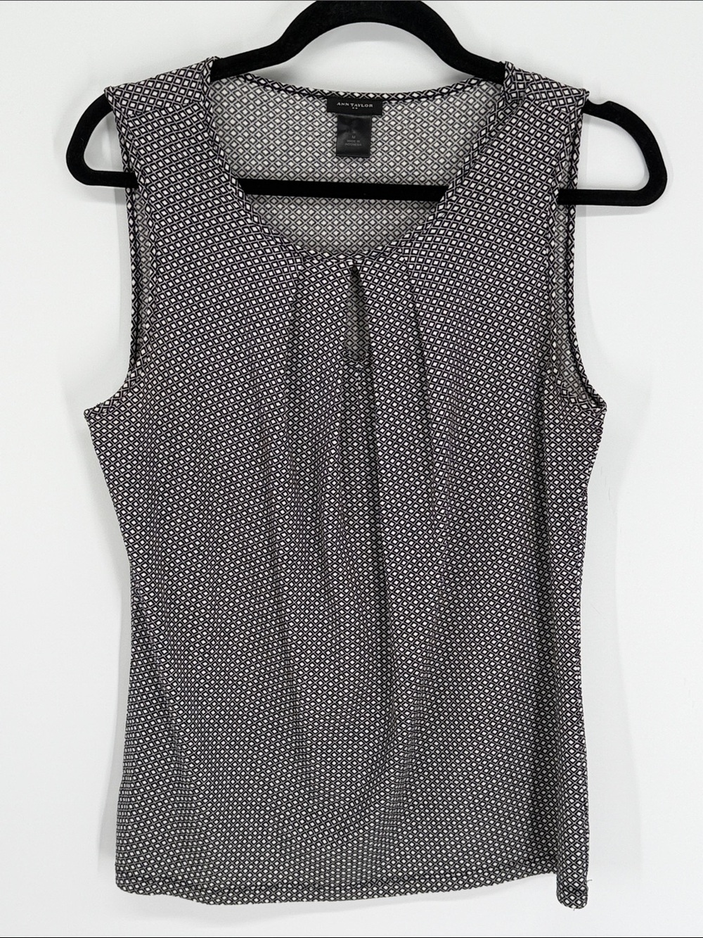 Ann Taylor Sleeveless Blouse Keyhole Size Medium